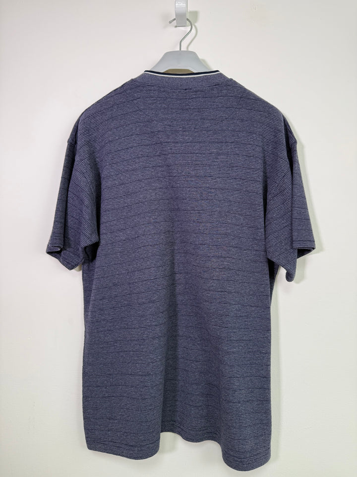 Nike Banded V-Neck 90s T-Shirt