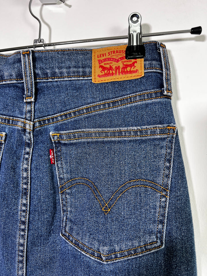 Levi's Y2K Knee Skirt