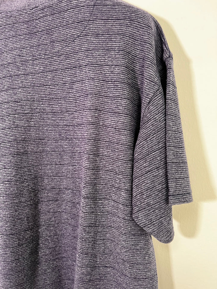 Nike Banded V-Neck 90s T-Shirt